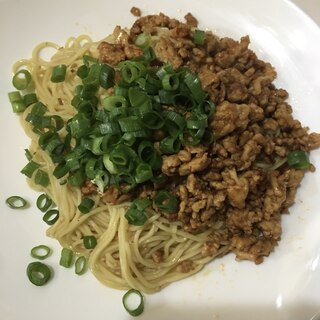 汁なし坦々麺